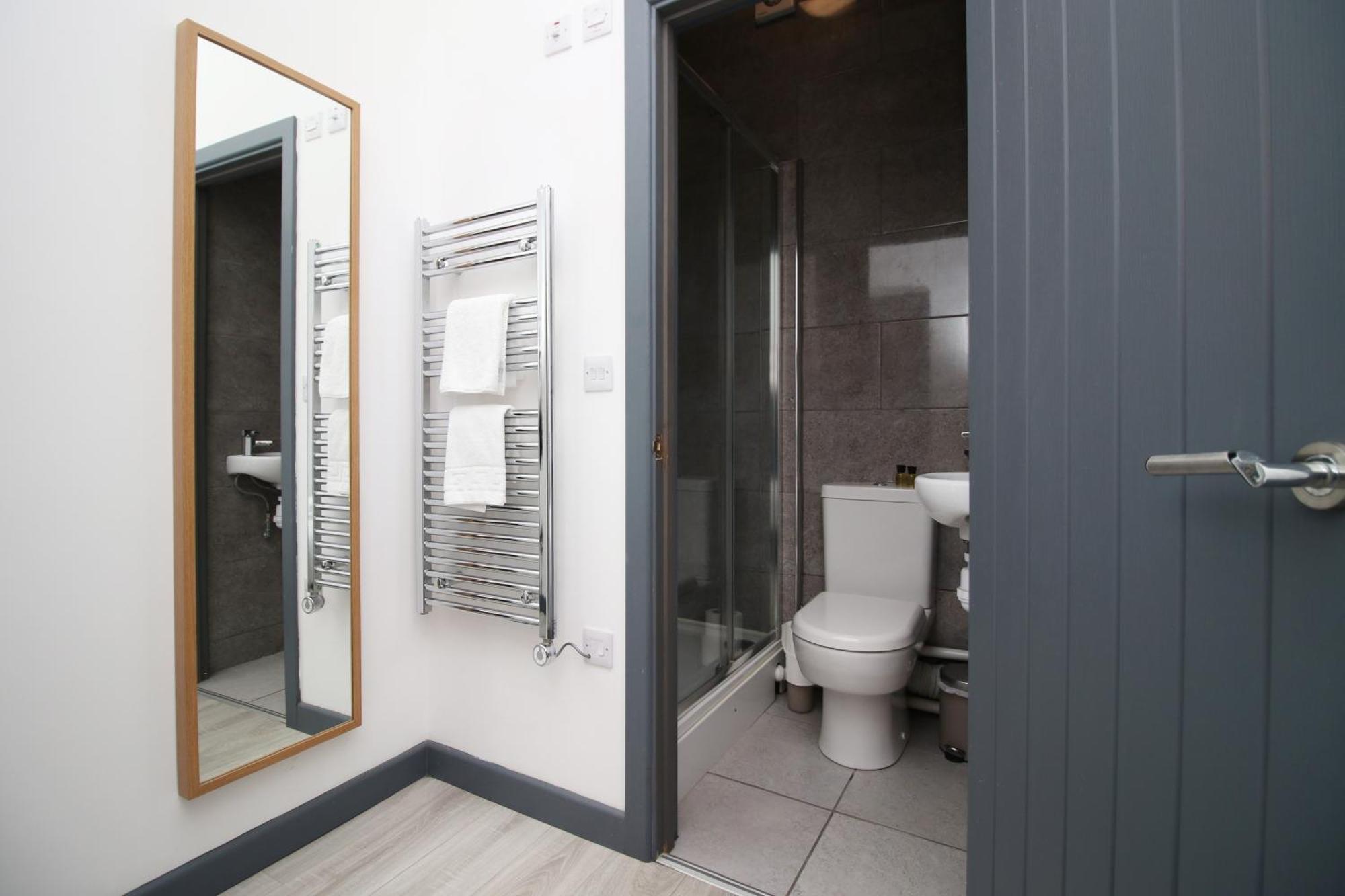 Fully Equipped Kitchen, Parking, City Centre Суонси Экстерьер фото